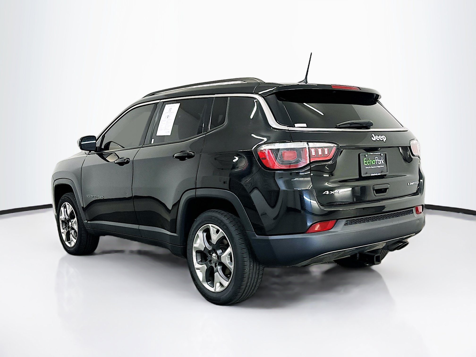 Used 2018 Jeep Compass Limited AWD/4WD image 5