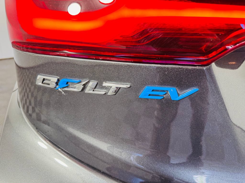 Used 2021 Chevrolet Bolt LT FWD image 23