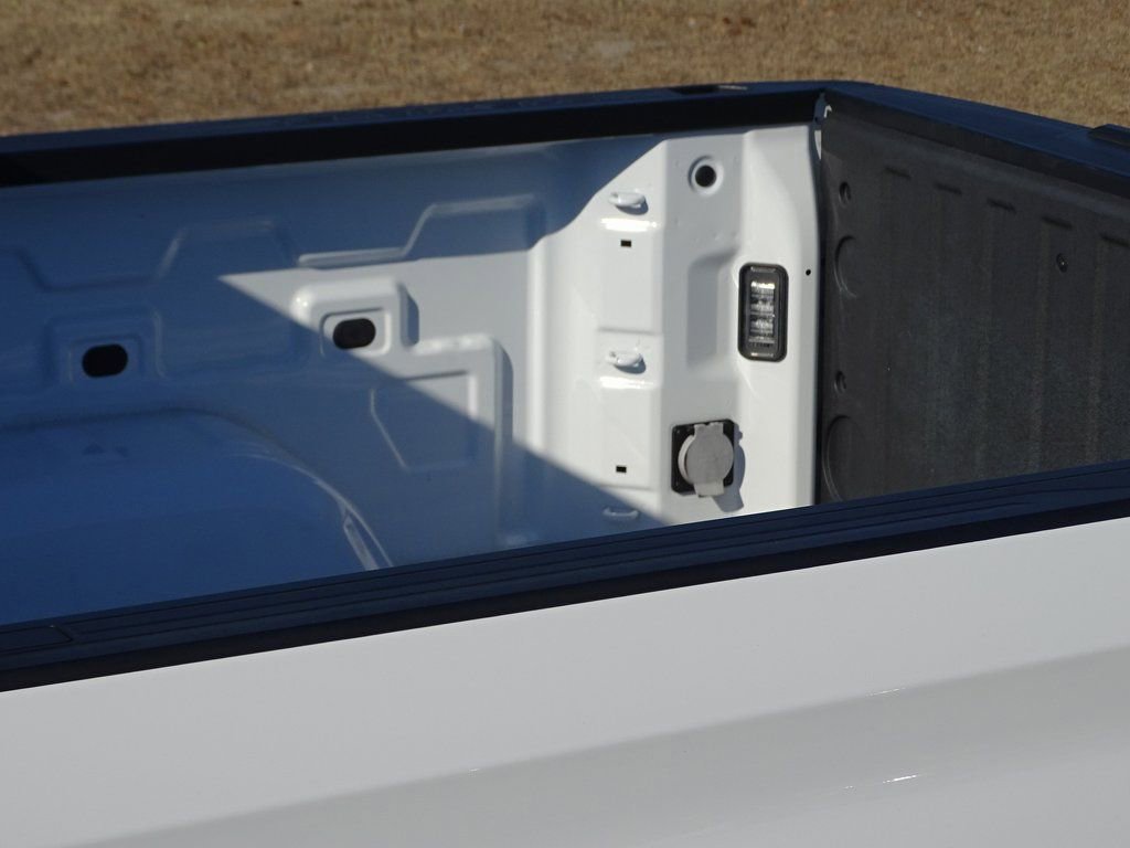 Used 2024 Chevrolet Silverado 1500 Custom image 28