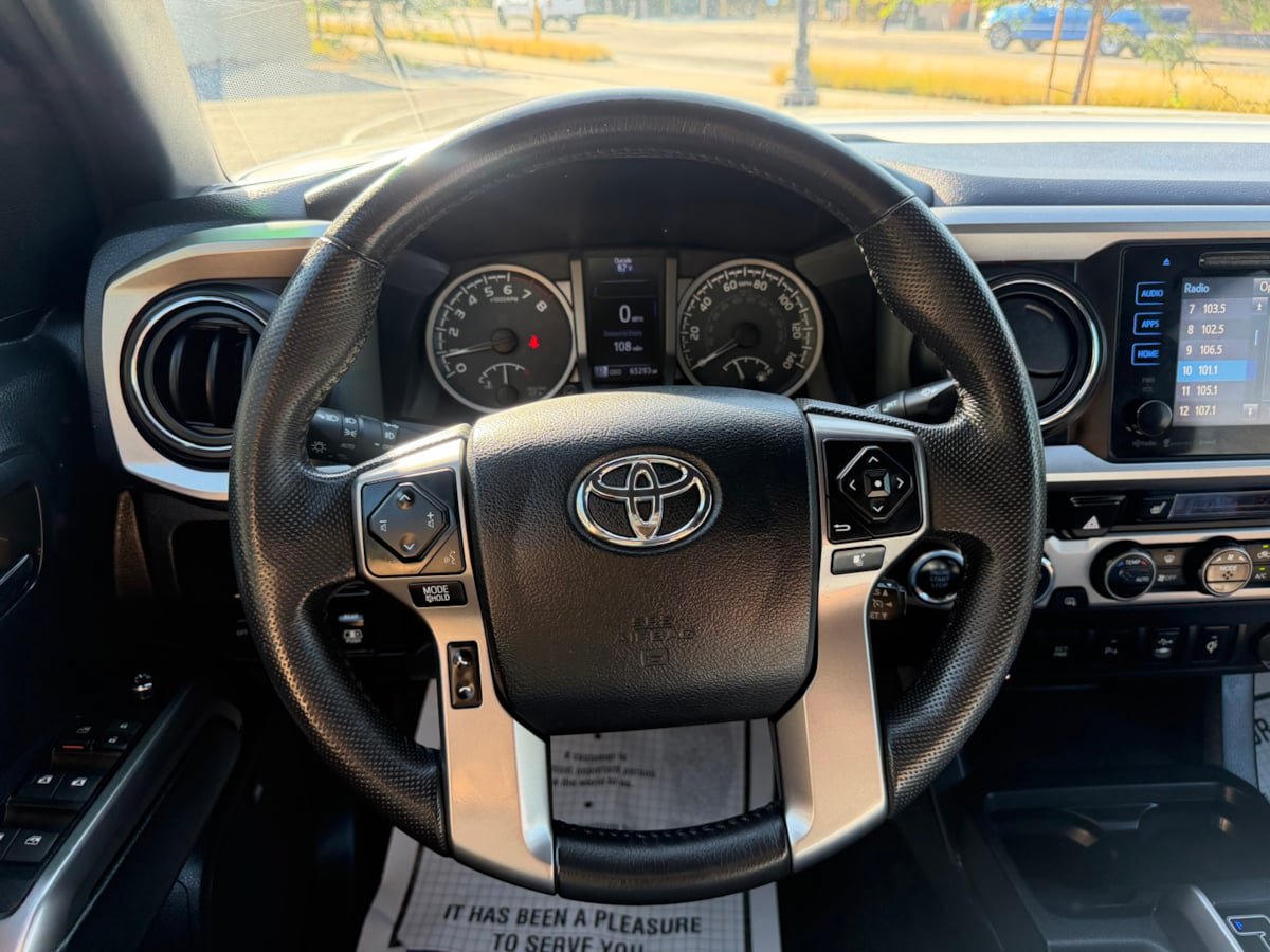 Used 2017 Toyota Tacoma Limited AWD/4WD image 15