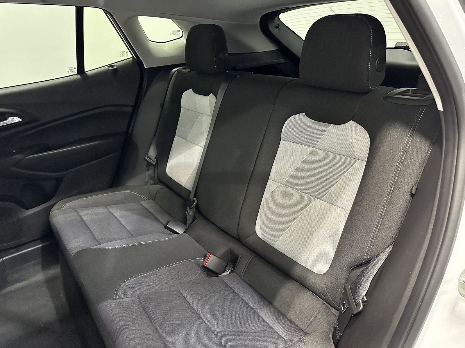 Used 2025 Chevrolet Trax LS FWD image 26