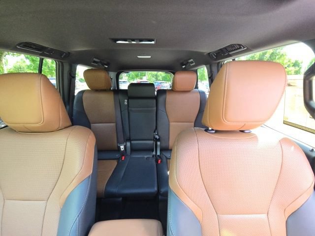 Used 2024 Lexus GX 550 w/ Cold Area Package AWD/4WD image 31