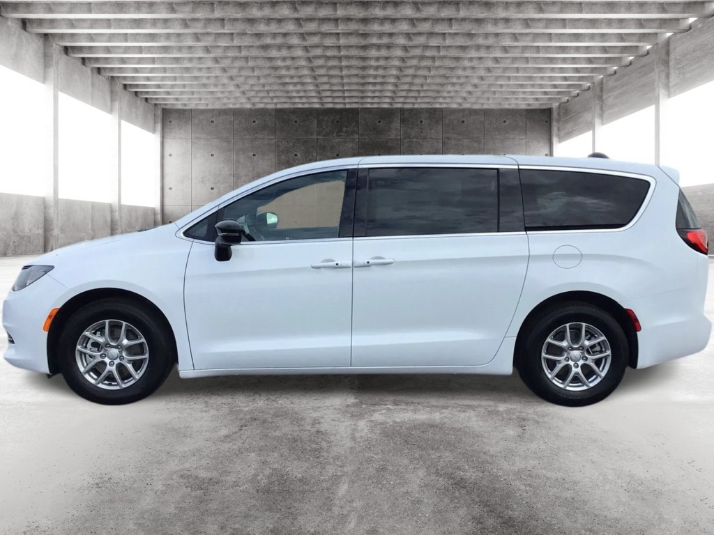 New 2027 Chrysler Pacifica LX FWD image 8