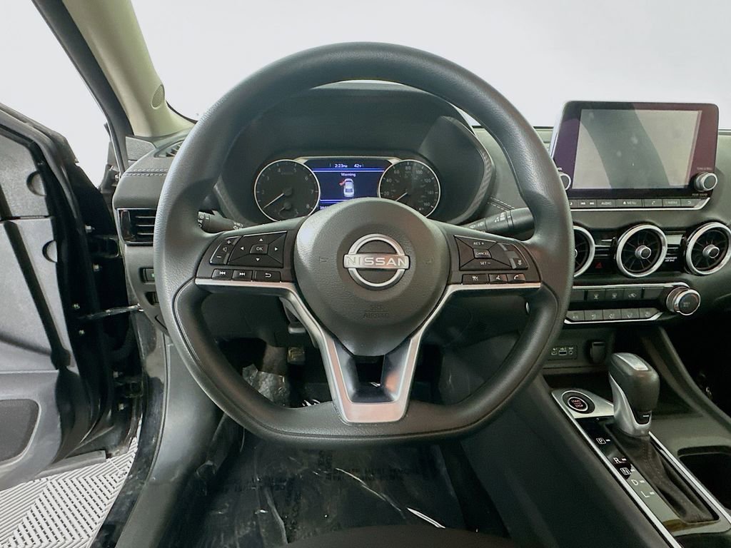 Used 2025 Nissan Sentra SV image 16