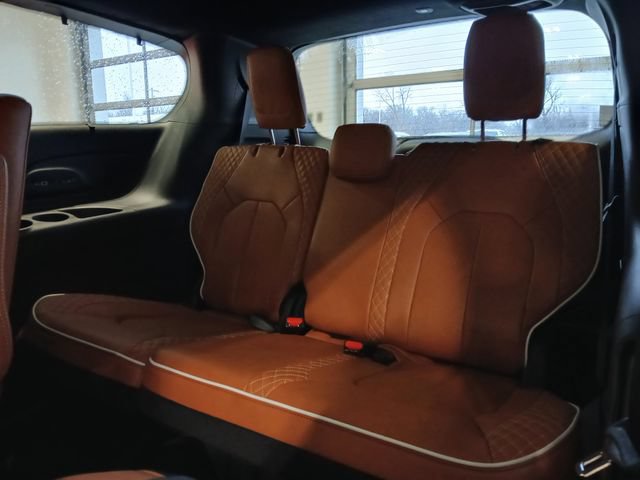 New 2026 Chrysler Pacifica Pinnacle AWD/4WD image 13