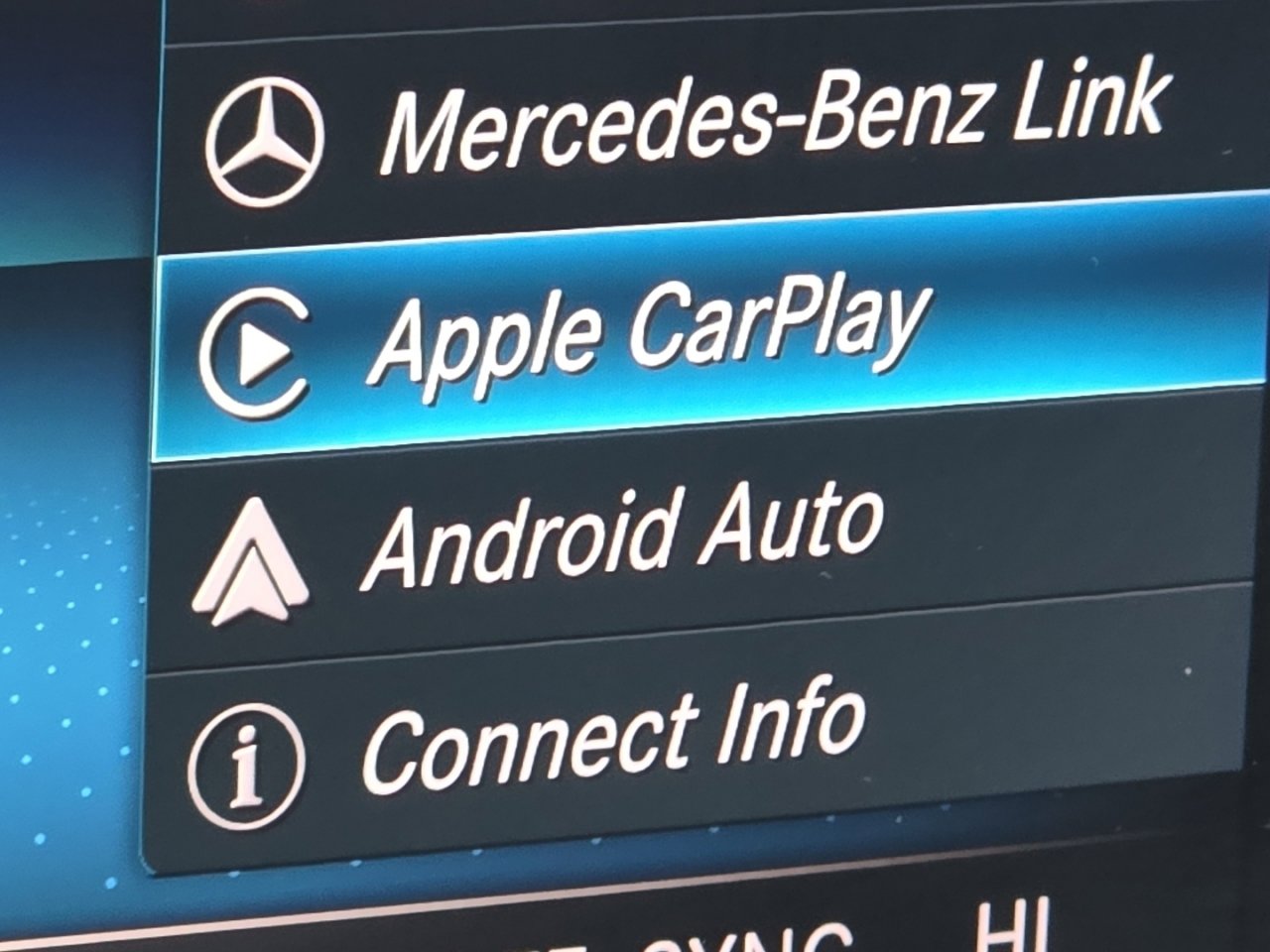 Used 2020 Mercedes-Benz C 300 4MATIC Sedan image 4