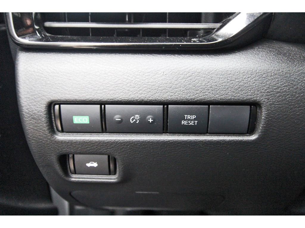 Used 2025 Nissan Sentra SR FWD image 17
