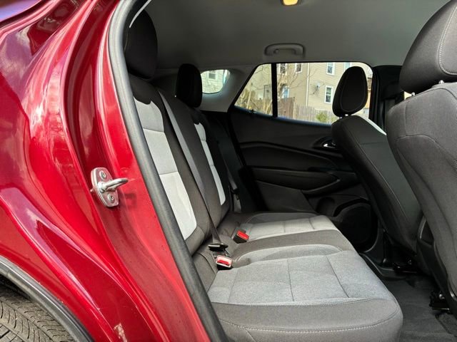 Used 2024 Chevrolet Trax LS w/ LS Convenience Package FWD image 19