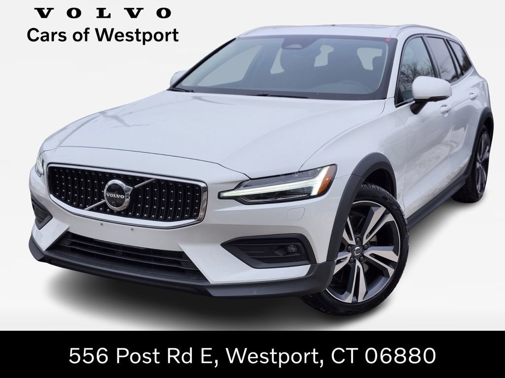 Certified 2025 Volvo V60 B5 Cross Country Plus image 1