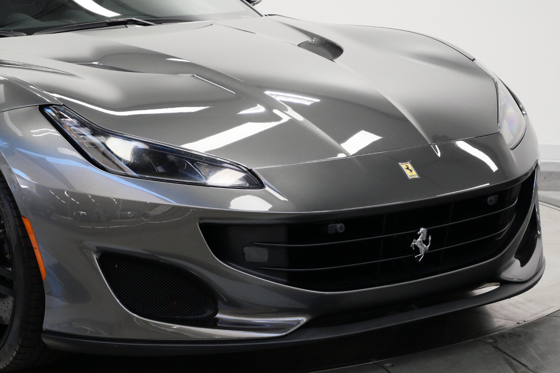 Used 2019 Ferrari Portofino RWD image 41