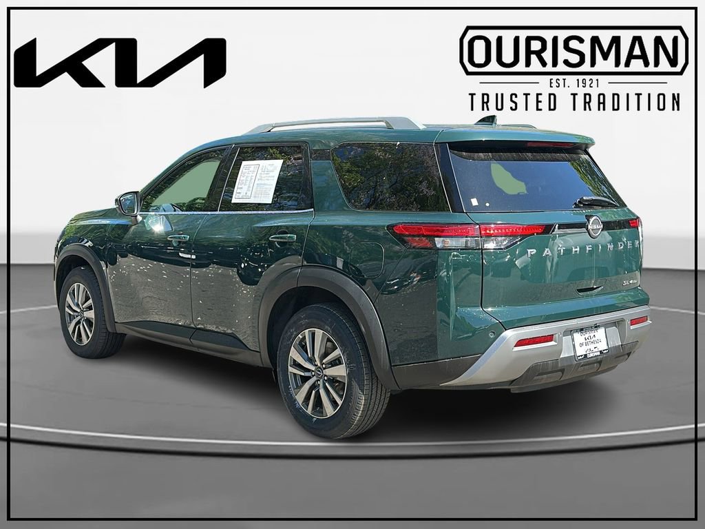 Used 2025 Nissan Pathfinder SL AWD/4WD image 3