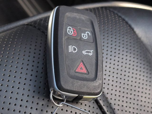 Used 2010 Land Rover Range Rover Supercharged AWD/4WD image 29