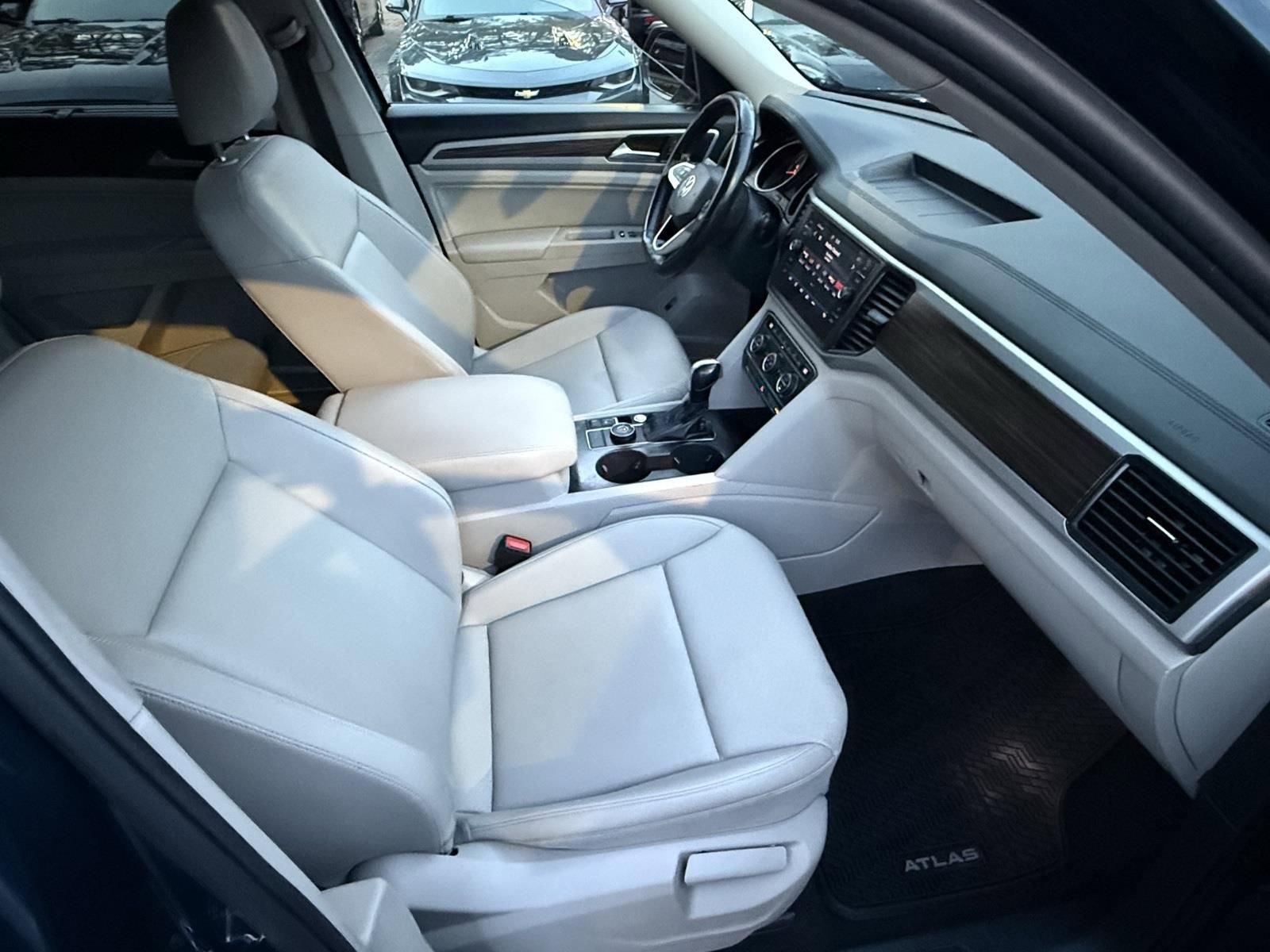 Used 2021 Volkswagen Atlas SE image 21