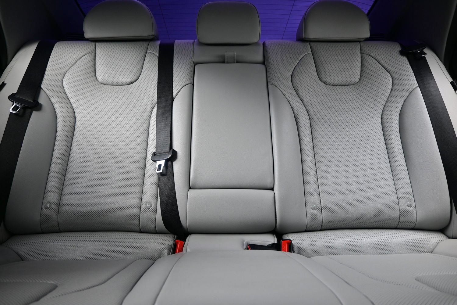 Certified 2025 Hyundai Elantra Limited FWD image 16