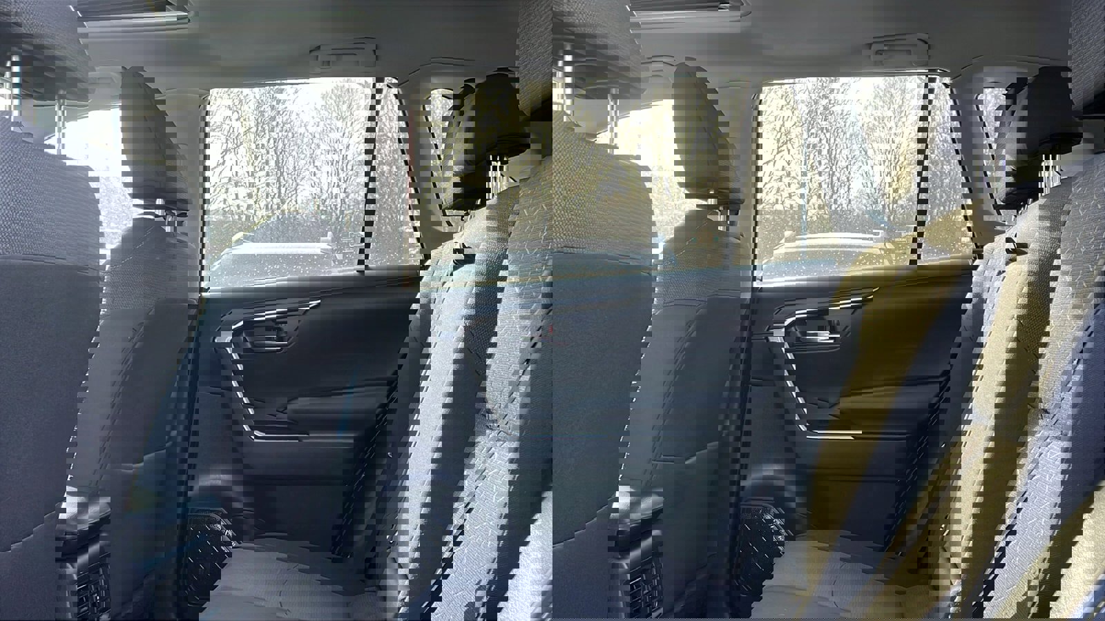 Used 2021 Toyota RAV4 XLE w/ Convenience Package image 22