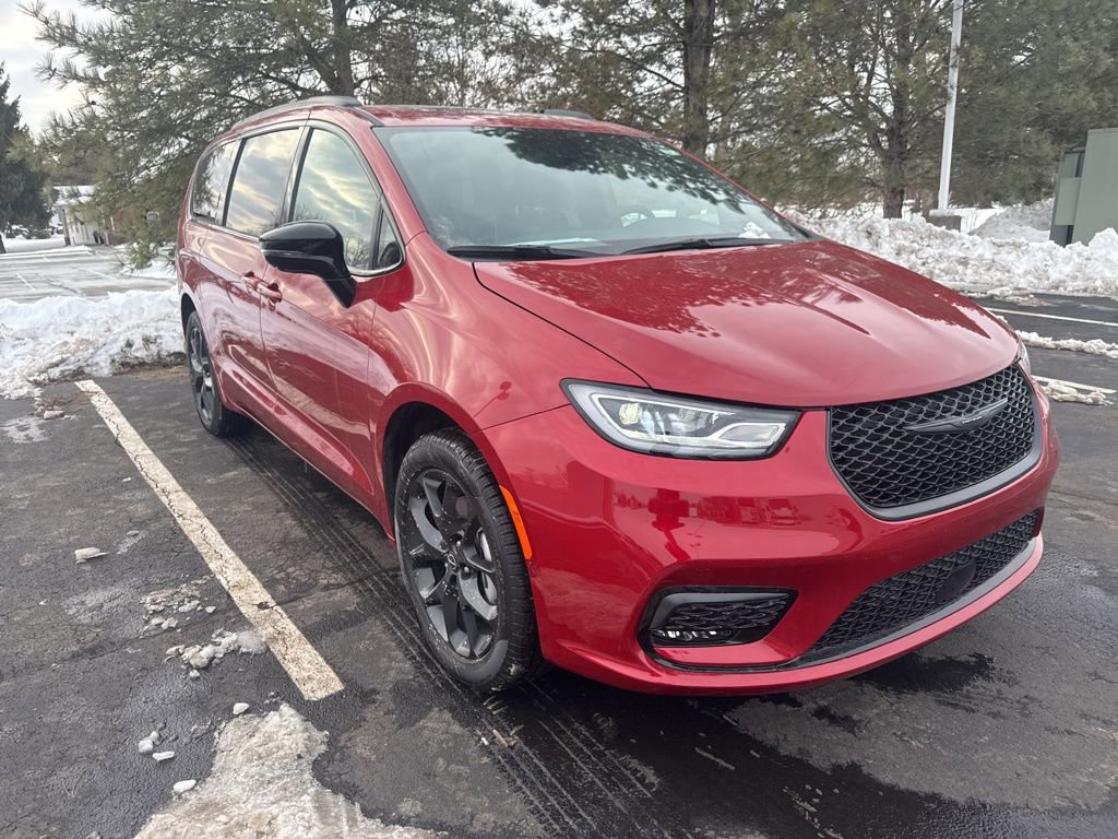 New 2026 Chrysler Pacifica Limited w/ S Appearance Package image 12