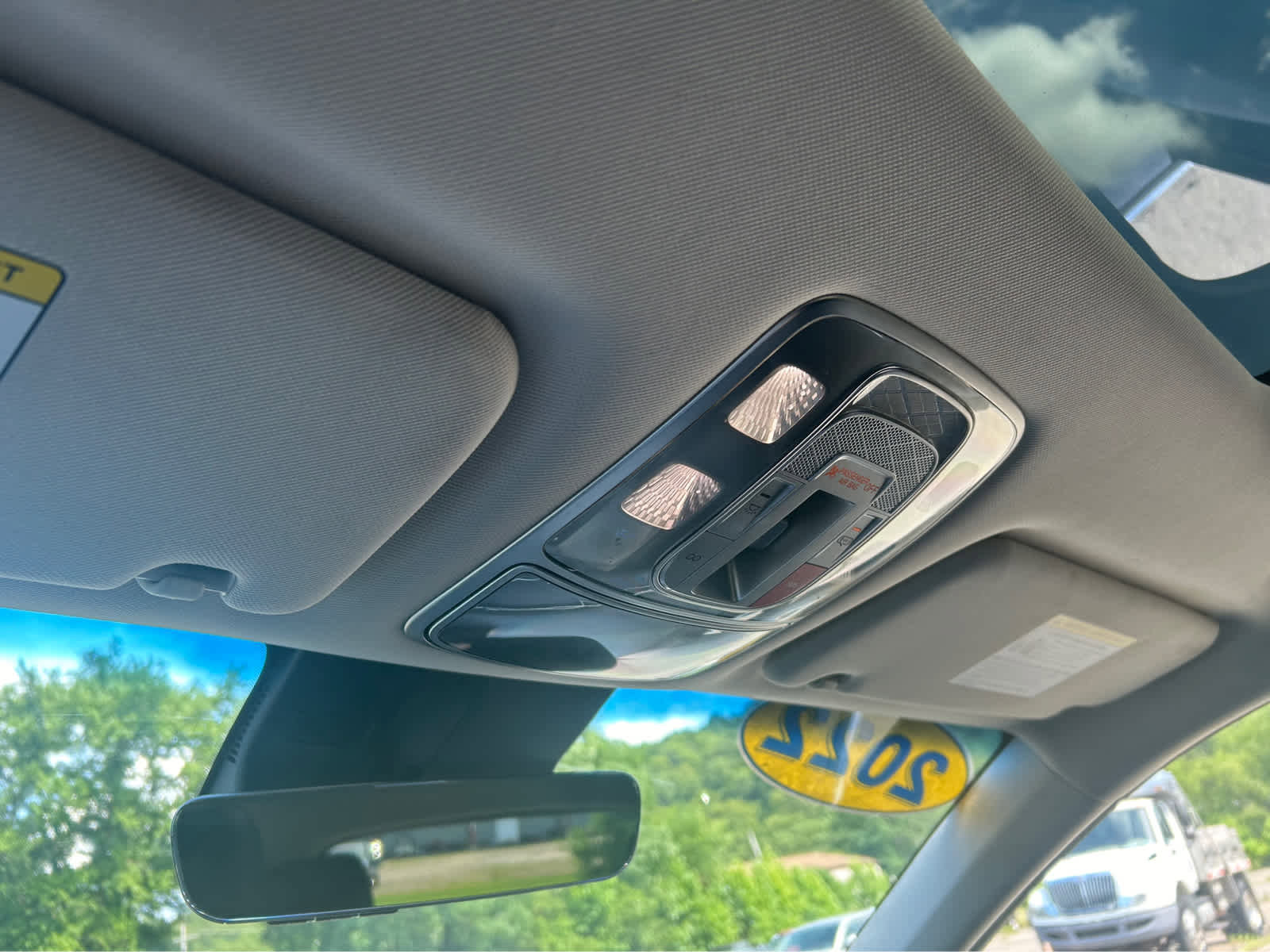 Used 2022 Genesis GV70 2.5T w/ Advanced Package image 31