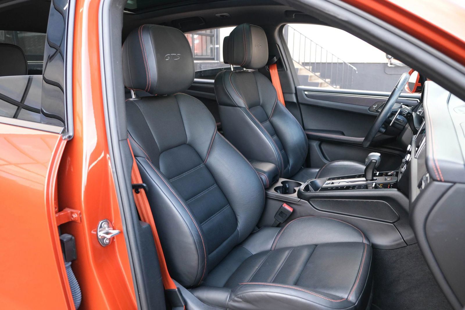 Used 2022 Porsche Macan GTS AWD/4WD image 49