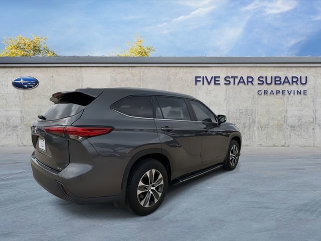 Used 2023 Toyota Highlander XLE image 8