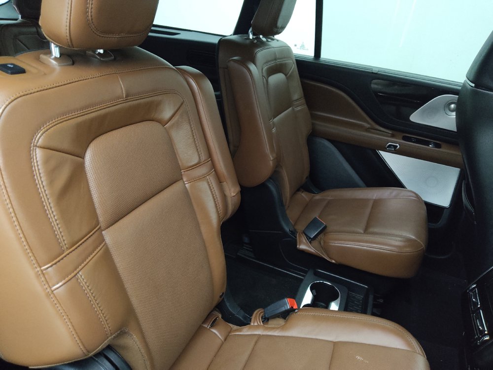 Used 2022 Lincoln Aviator Reserve w/ Equipment Group 201A RWD image 19