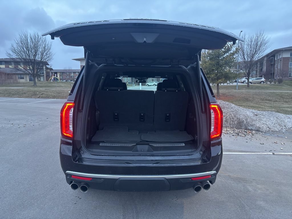 Used 2024 GMC Yukon Denali AWD/4WD image 12