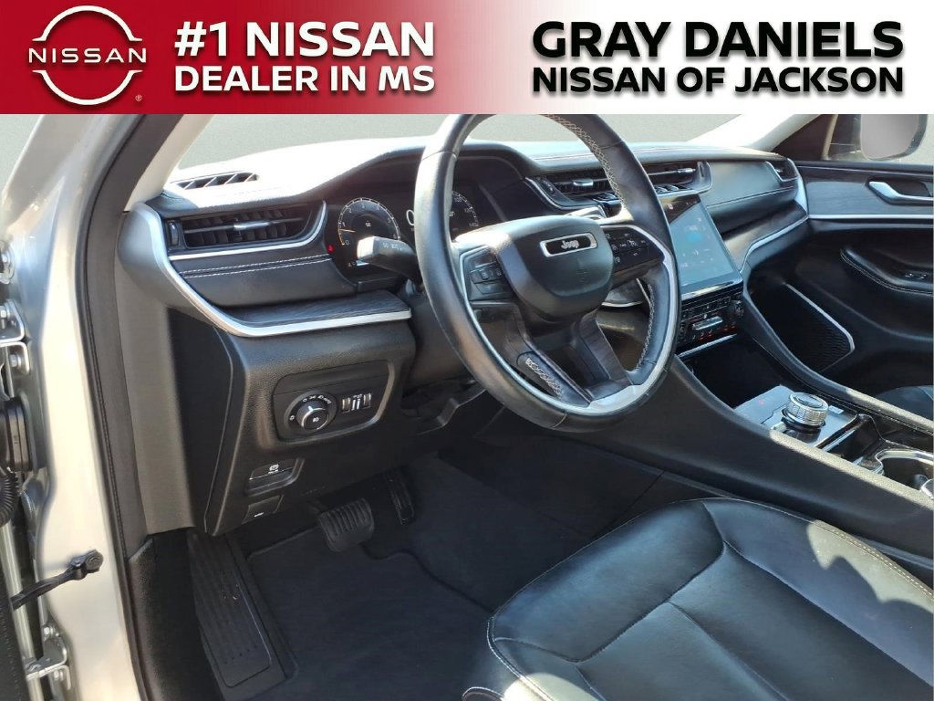 Used 2021 Jeep Grand Cherokee L Limited AWD/4WD image 11