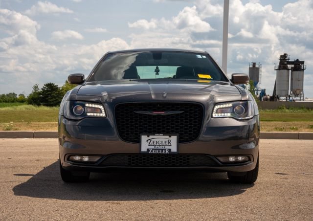Used 2023 Chrysler 300 S RWD image 2