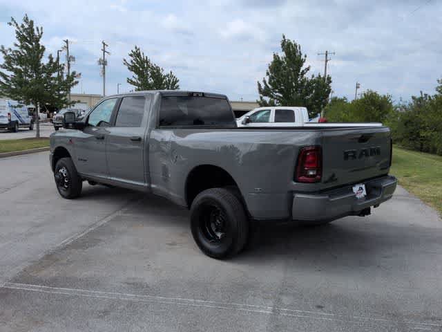 New 2026 RAM 3500 Big Horn AWD/4WD image 6