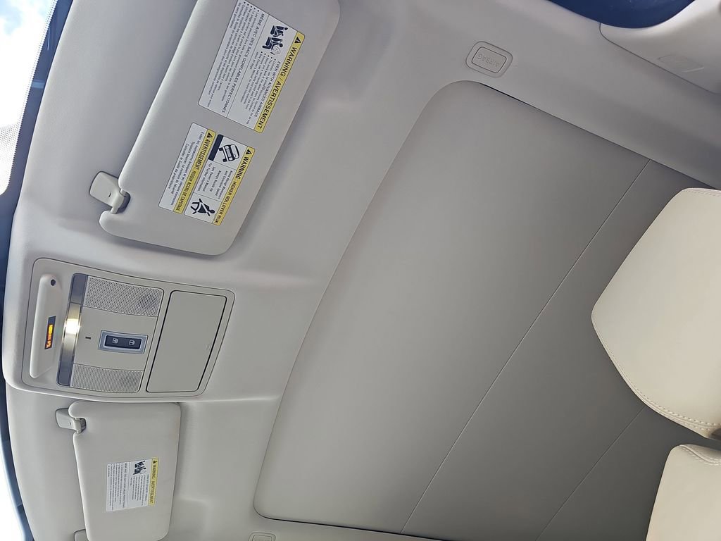 Used 2015 Land Rover Range Rover Evoque Pure Premium image 33