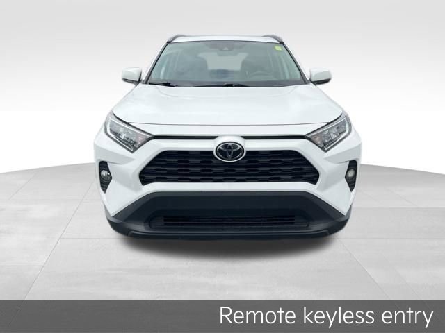 Used 2020 Toyota RAV4 XLE w/ Convenience Package image 2