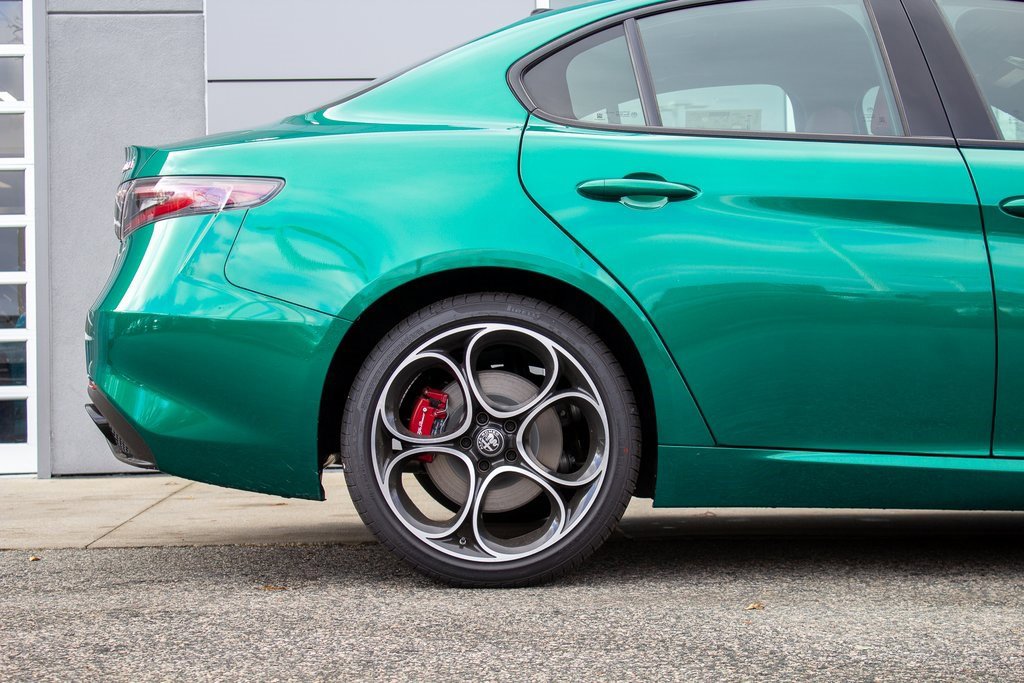 New 2025 Alfa Romeo Giulia AWD image 6