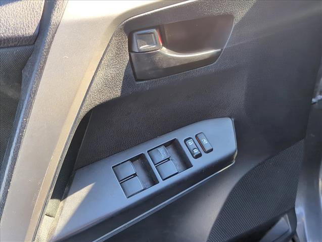 Used 2018 Toyota RAV4 LE image 8