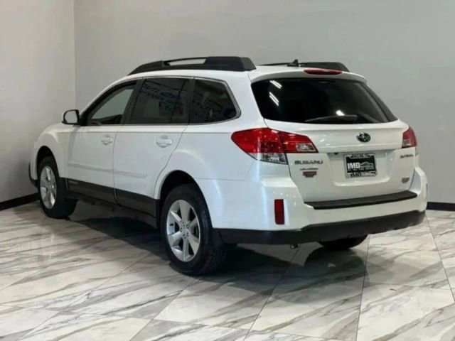 Used 2013 Subaru Outback 2.5i Limited w/ Moonroof Pkg image 9
