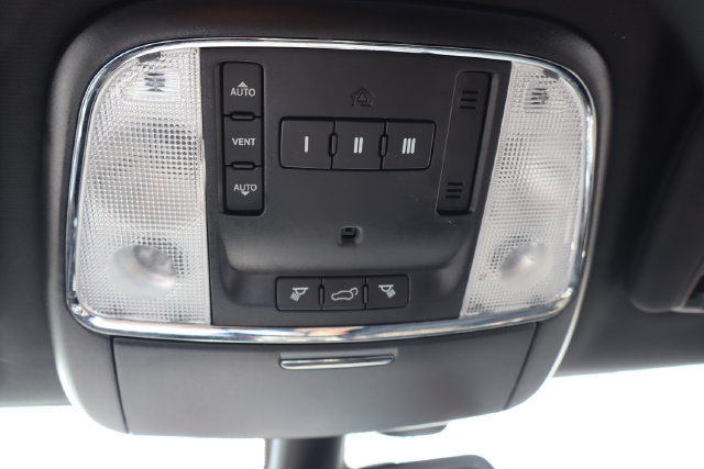 Used 2016 Jeep Grand Cherokee Laredo 75th Anniversary AWD/4WD image 18