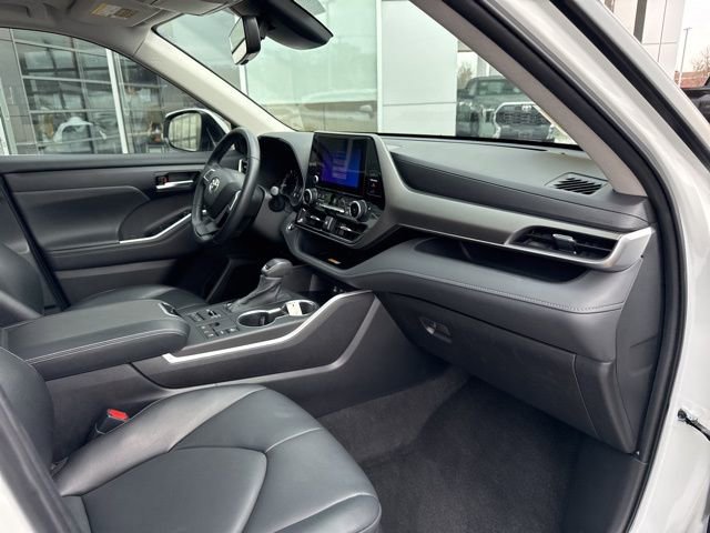 Used 2023 Toyota Highlander XLE image 34