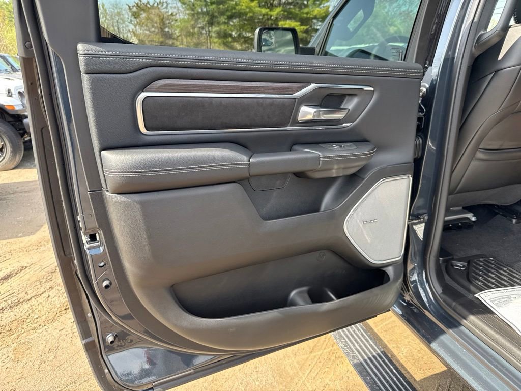 New 2026 RAM 1500 Laramie AWD/4WD image 27
