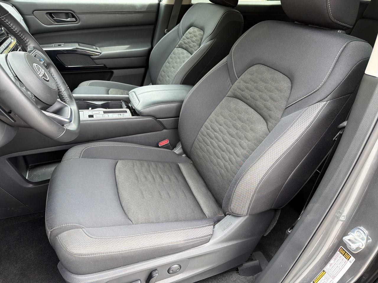 Certified 2025 Nissan Pathfinder SV FWD image 13