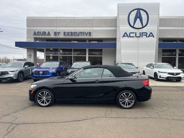 Used 2019 BMW 230i xDrive Convertible image 1