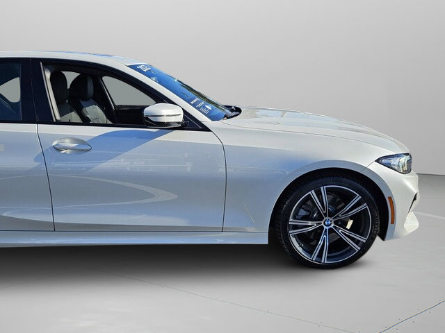 Certified 2023 BMW 330i 330i w/ Driving Assistance Package image 27