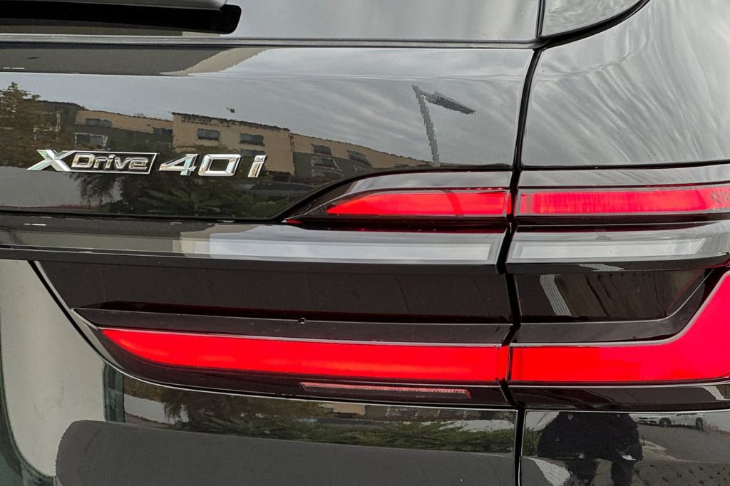 New 2026 BMW X7 xDrive40i w/ Executive Package image 35