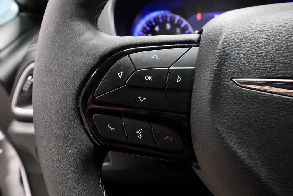 Used 2025 Chrysler Pacifica Limited FWD image 30