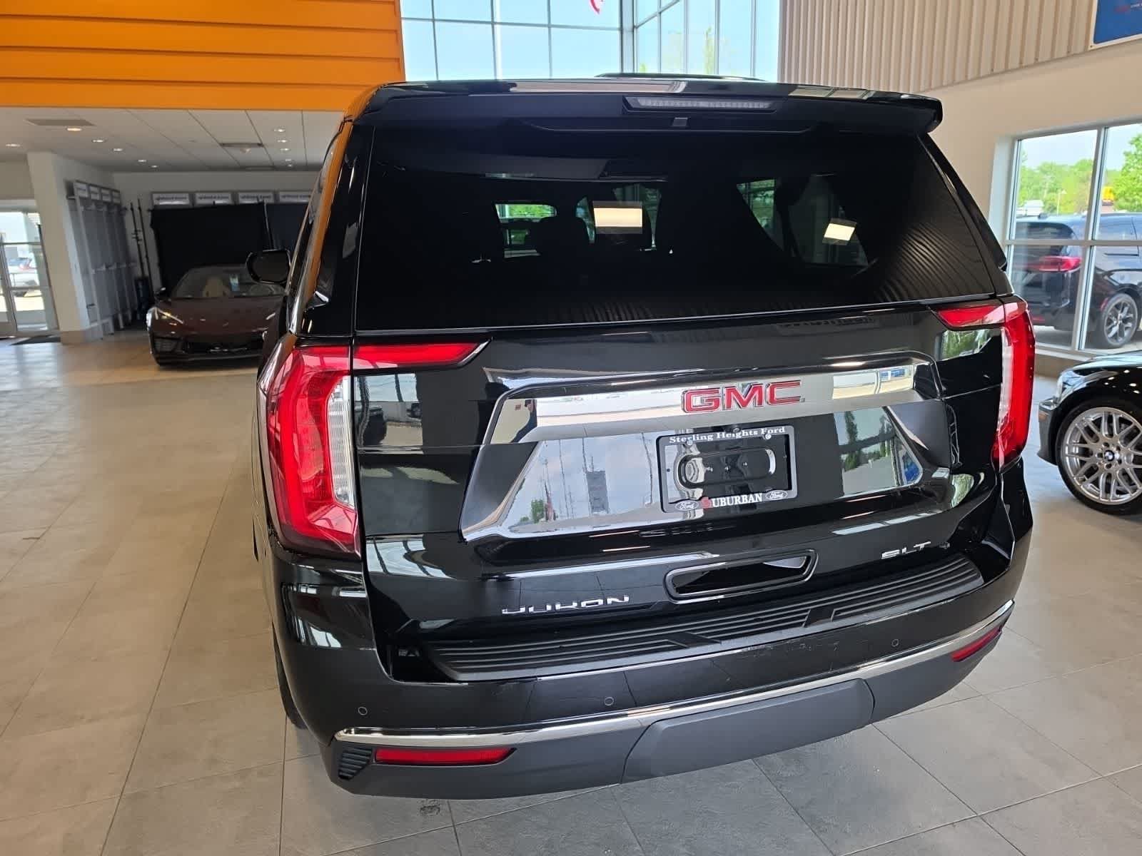 Used 2023 GMC Yukon XL SLT AWD/4WD image 10