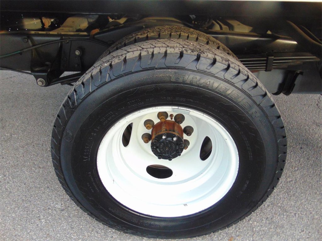 Certified 2024 Ford E-450 and Econoline 450 Super Duty w/ Power Windows & Locks Group image 12