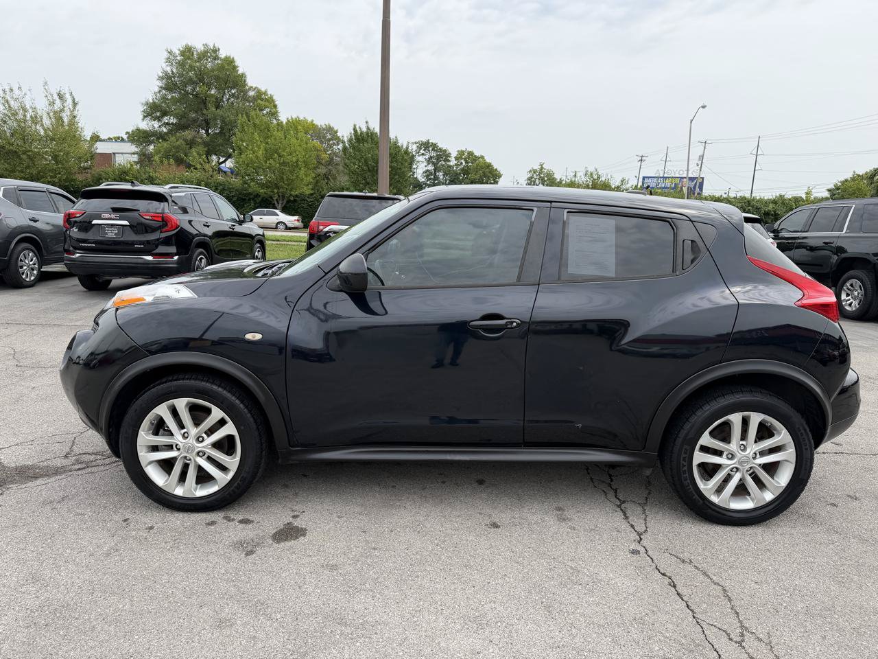Used 2014 Nissan Juke SV w/ Navigation Package FWD image 6