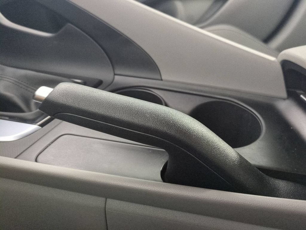 Used 2025 Hyundai Elantra Sport FWD image 26