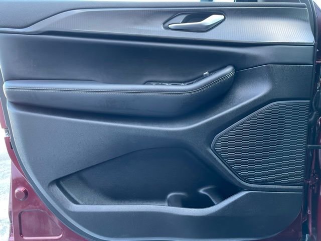 Used 2024 Jeep Grand Cherokee Altitude image 10