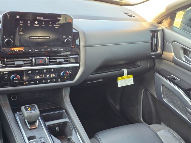 Certified 2024 Nissan Pathfinder SL w/ SL Premium Package FWD image 13