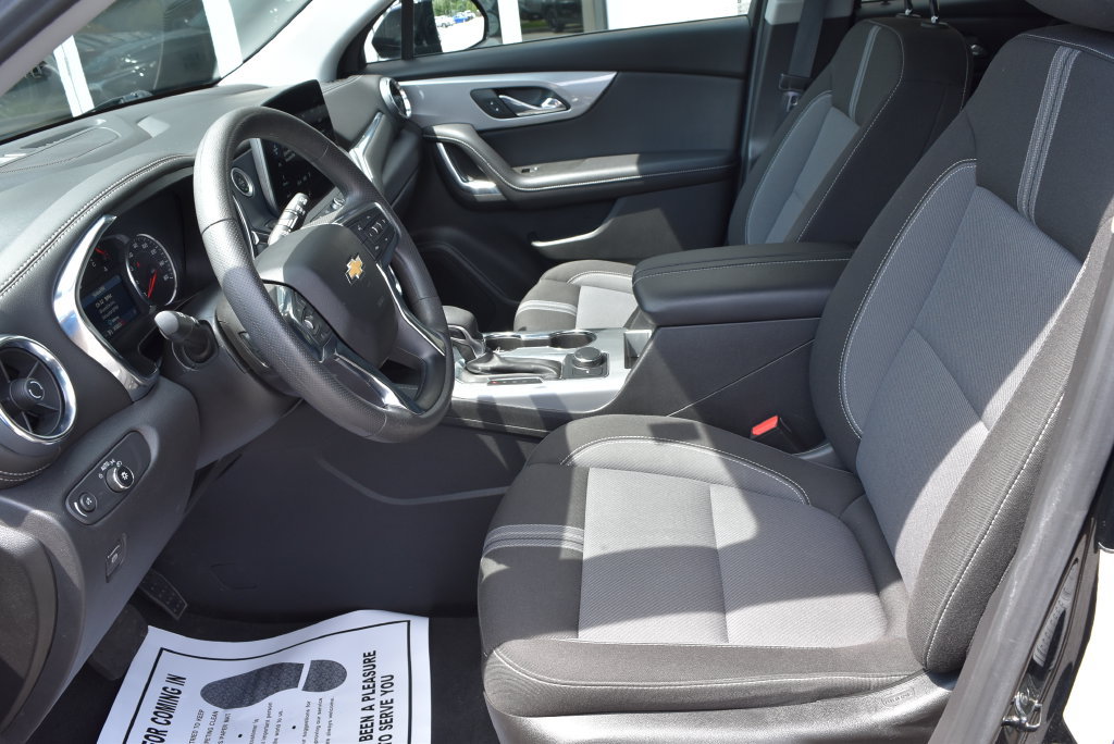 Used 2025 Chevrolet Blazer LT FWD image 7