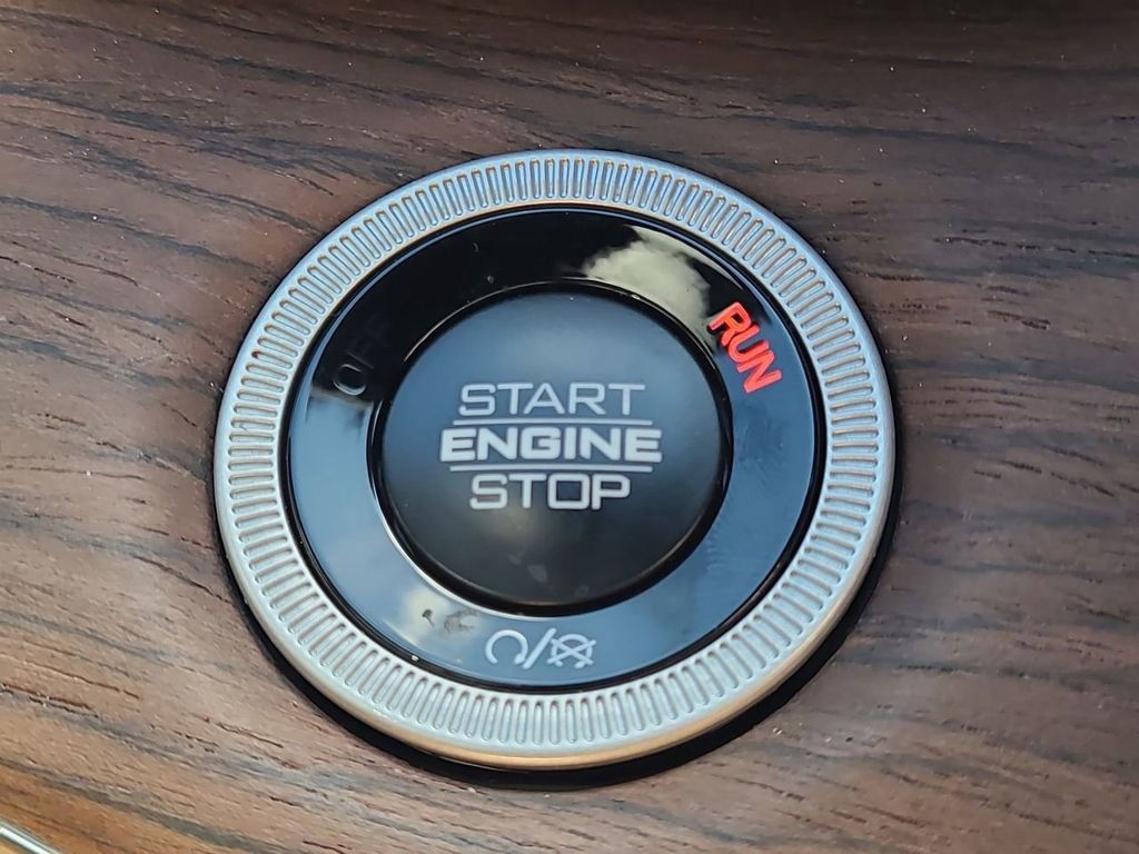 Used 2025 Jeep Grand Cherokee Summit image 37