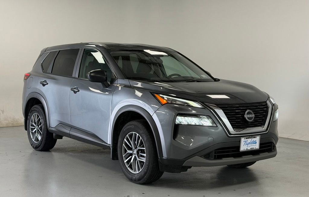 Used 2023 Nissan Rogue S AWD/4WD image 6